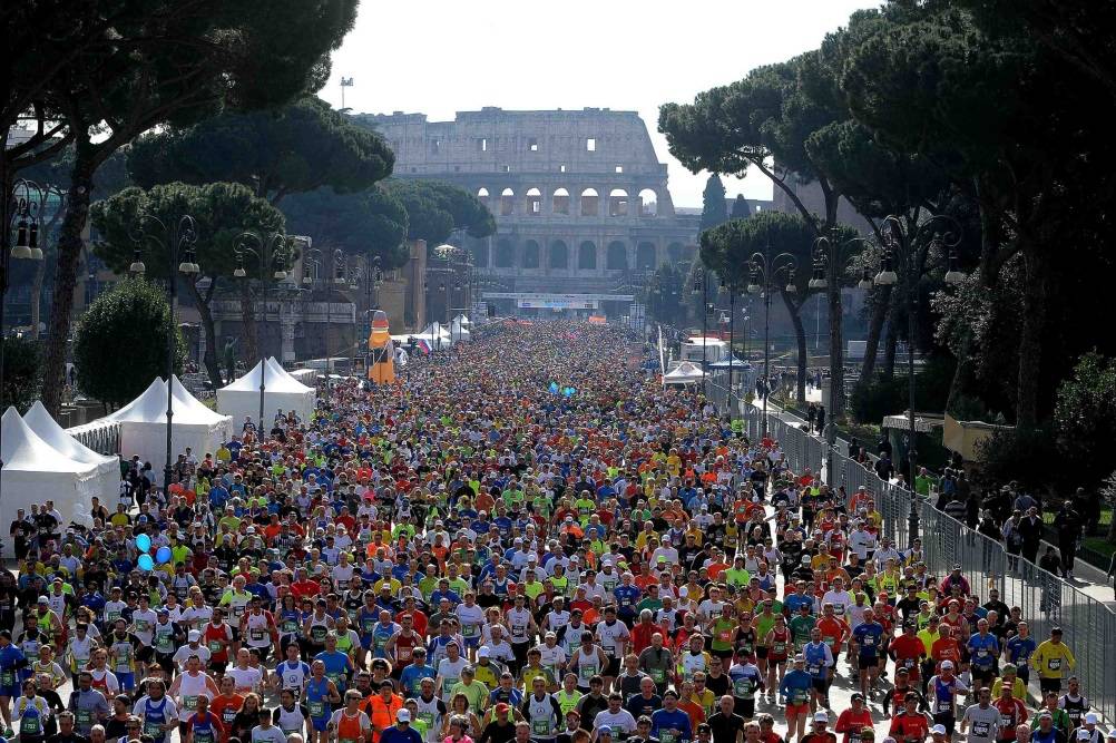 Maratona di Roma: i runner invadono la Capitale
