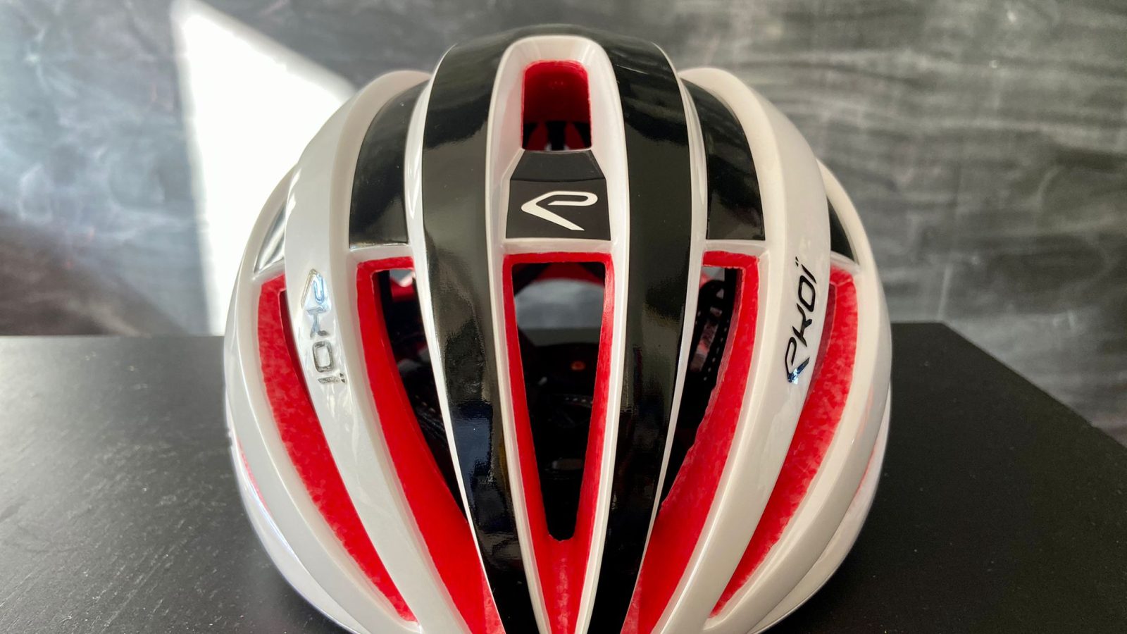 Ekoi Gara, leggero e areato, il nuovo casco per la Cofidis