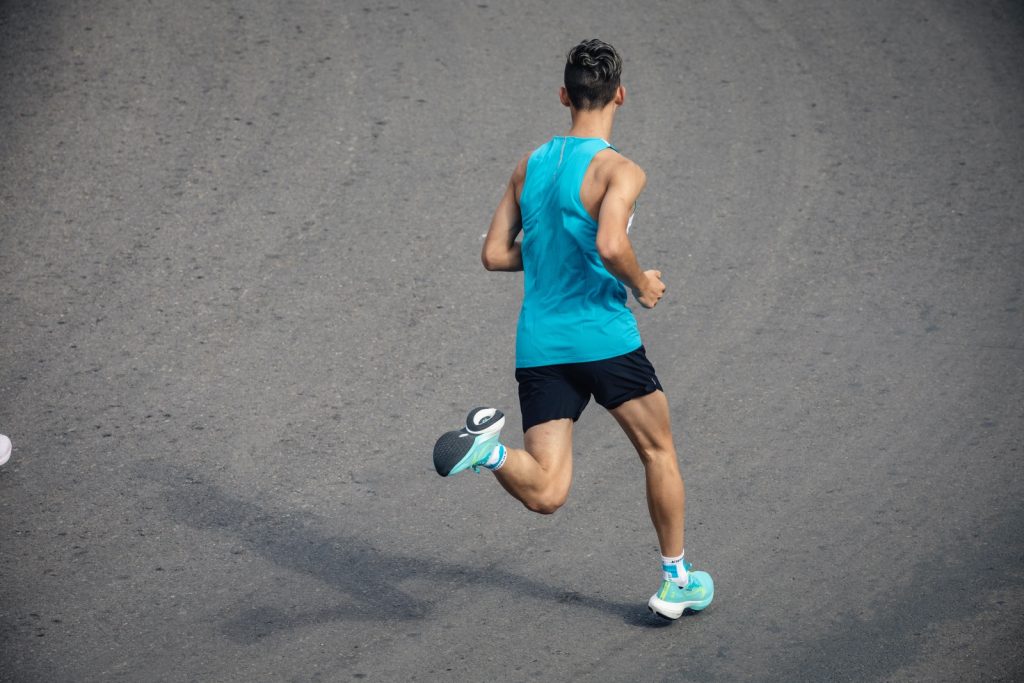 Prendiamo slancio con le scarpe da corsa KD 900 di Kiprun - ENDUchannel