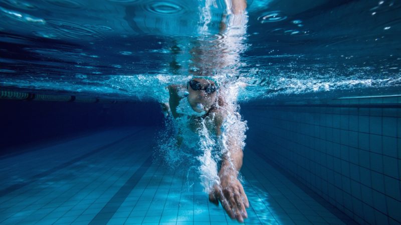 Nuoto lento e controllato: perché non sempre andare veloce significa migliorare 