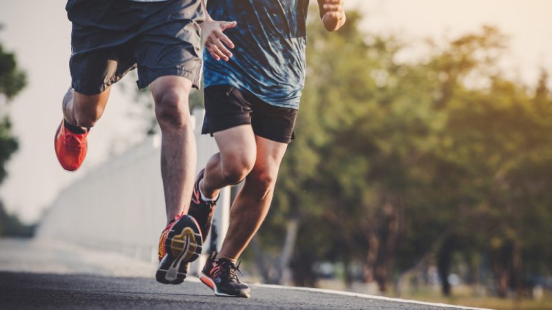 Come arrivare a correre 10 km in 50 minuti: guida e tabella per raggiungere l’obiettivo