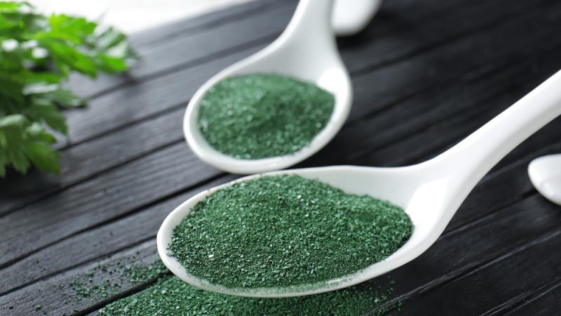 Spirulina: a cosa serve, benefici e quando assumerla