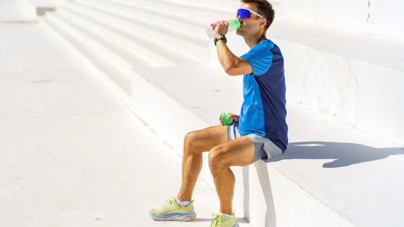 Pelle, sole e cloro: come prendersi cura del corpo dopo gli allenamenti estivi