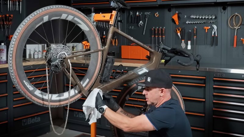 Come preparare la bici per l’inverno: pulizia e manutenzione passo passo