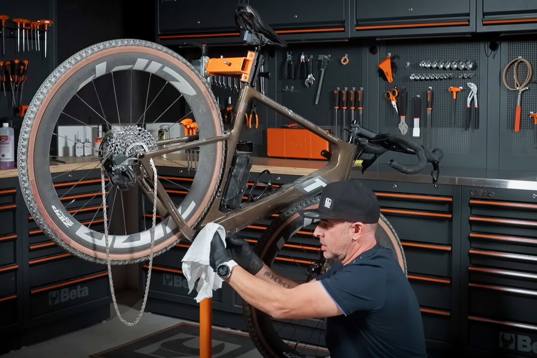 Come preparare la bici per l’inverno: pulizia e manutenzione passo passo