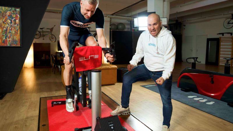 Perché 40 minuti sui rulli valgono più di 2 ore (se sai come farli)